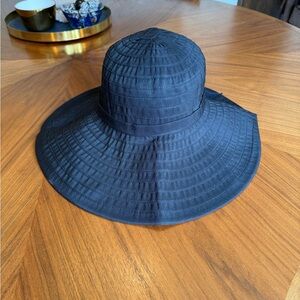 Elegant Black Wide-Brim Hat